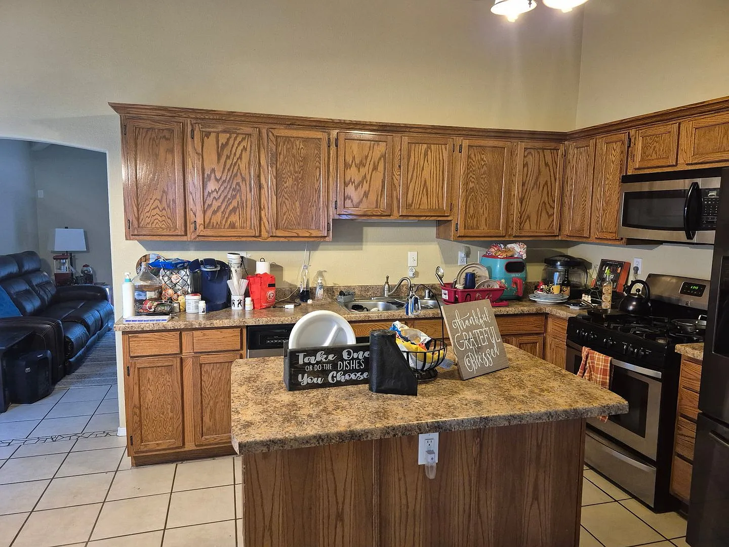 3 bedroom 2 bathroom beautiful rental ! Available now! — Photo 4