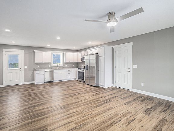 4th image of 255 Stonecrest Dr