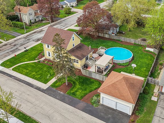 2nd image of 155 Maple St