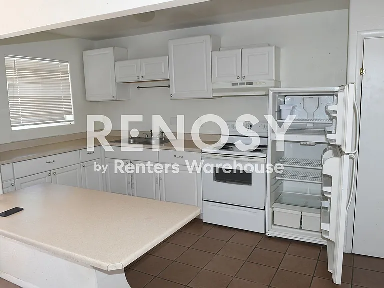 729 E Mission Ln #1 — Photo 19
