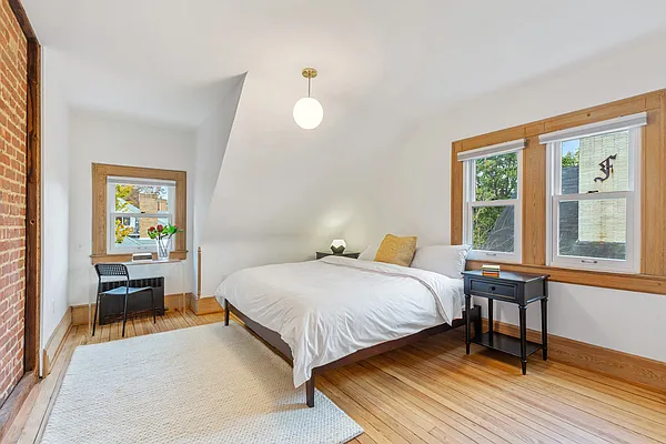 Sold by Compass | media 21