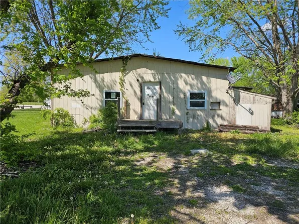 1639 Fawn Park Dr, Polo, MO 64671