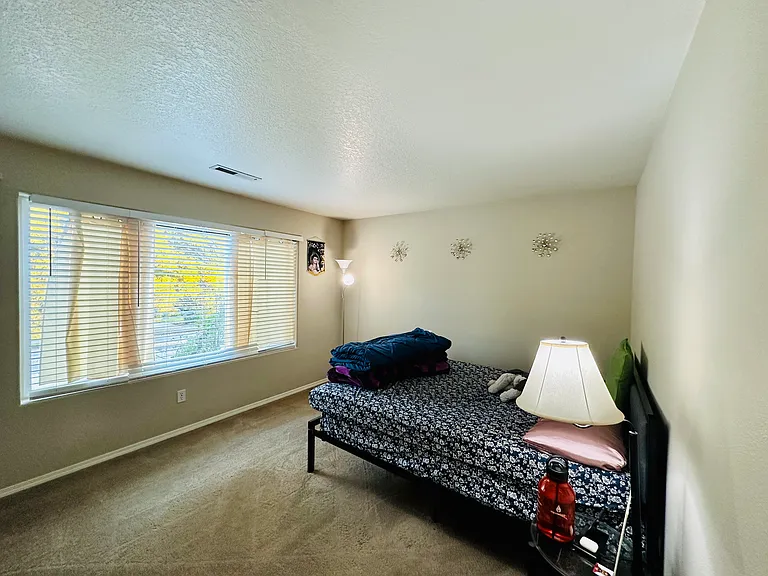5216 NE Schoeler Cir — Photo 15