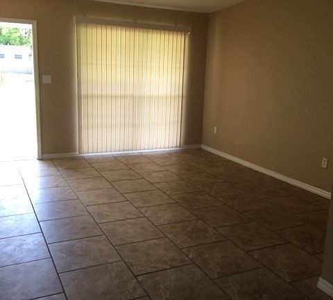 4th image of 590 Bear Creek Dr