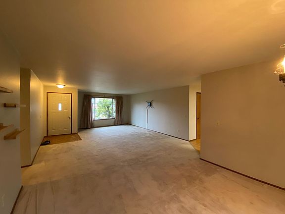 5th image of 5032 Oakmont Pl SE