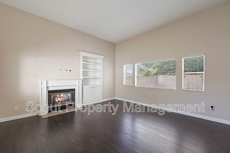 Building Photo - 43093 Teramo St