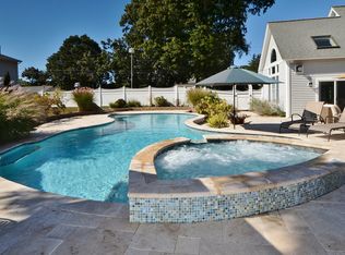36 Atlantic Dr, Old Saybrook, CT 06475