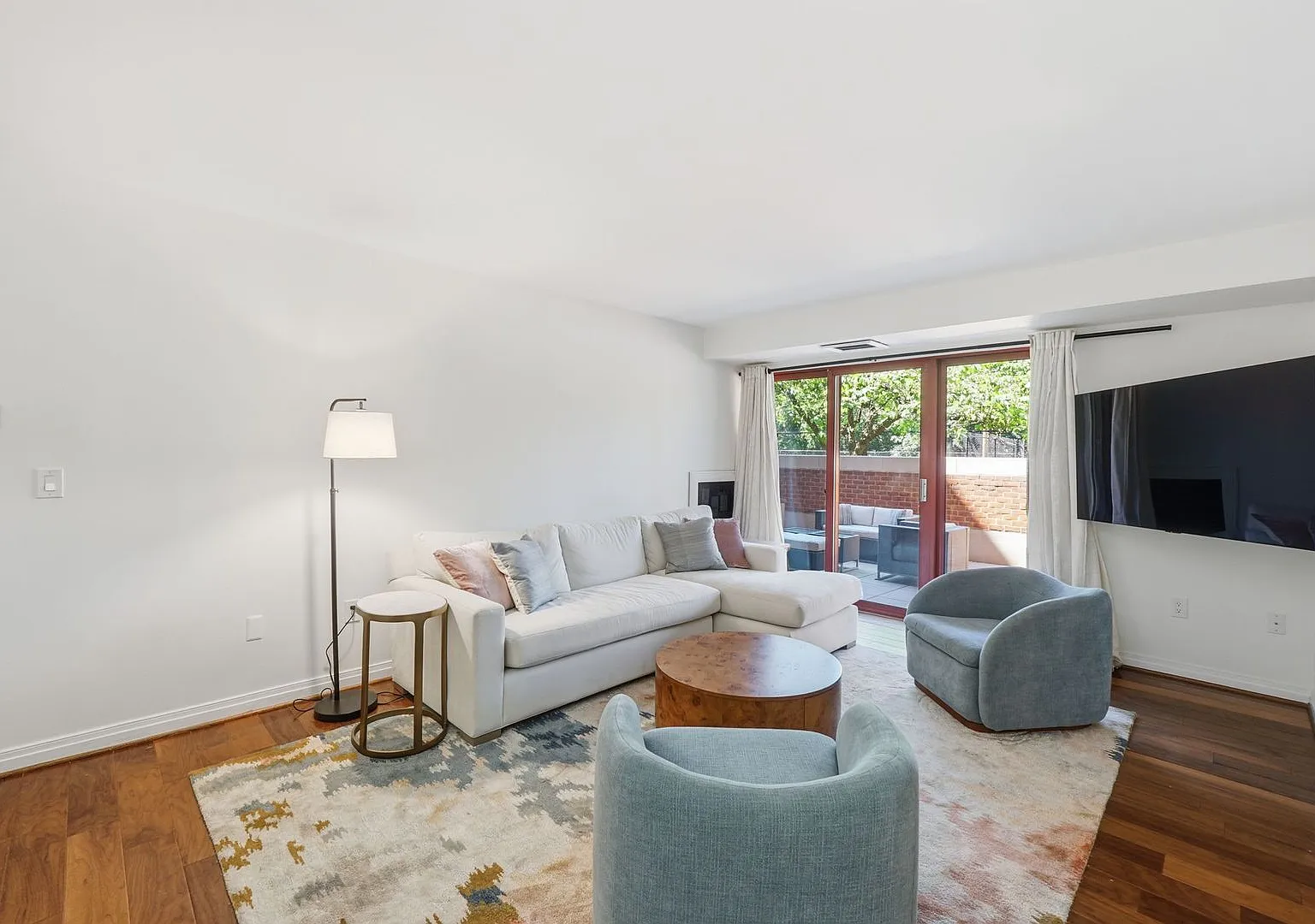 Luxury West End Condo with 400 SF Private Terrace! — Photo 3