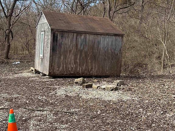 5th image of 22151 Hawk Dr