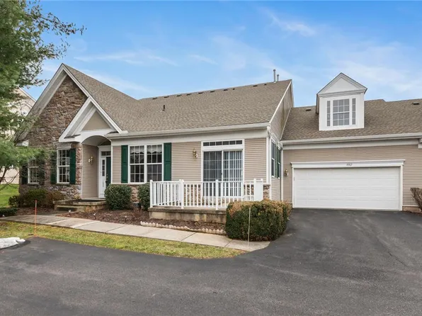 1882 Gregory Pl, Hellertown, PA 18055