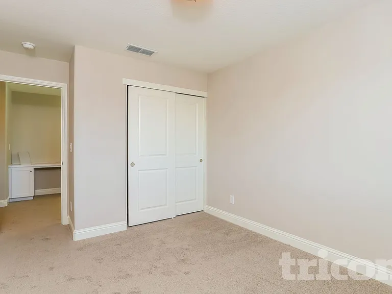 1232 Victorian St — Photo 11