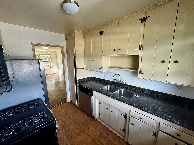 Charming 1 & 2 Bedrooms on the Chandler Bike Path — Photo 17