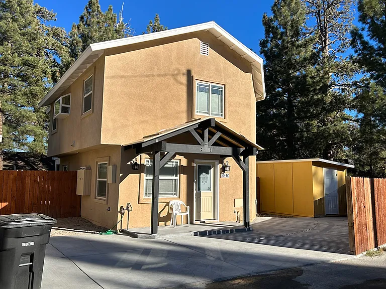1044 Circle Ln #C — Photo 1