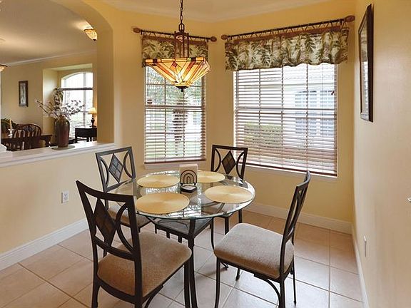 5th image of 4238 Whispering Oaks Dr