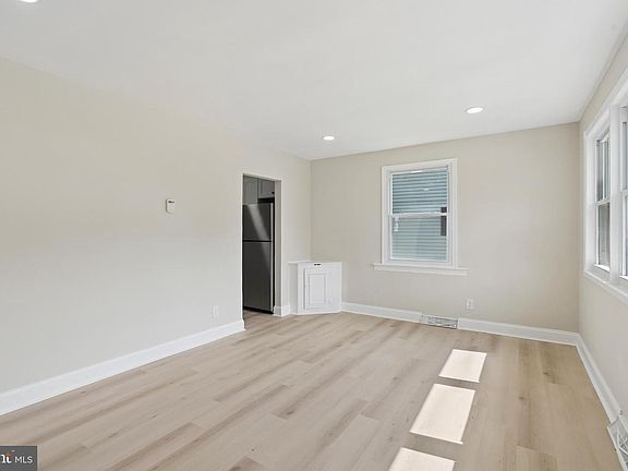 4th image of 709 Templecliff Rd