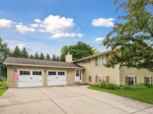 1317 Woodlawn Cir, Waconia, MN 55387