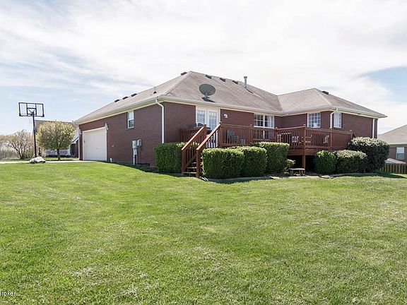 3rd image of 542 Autumn Glen Dr