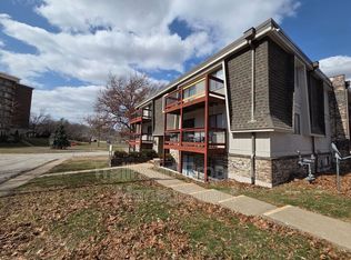 324 W College St APT 306, Independence, MO 64050