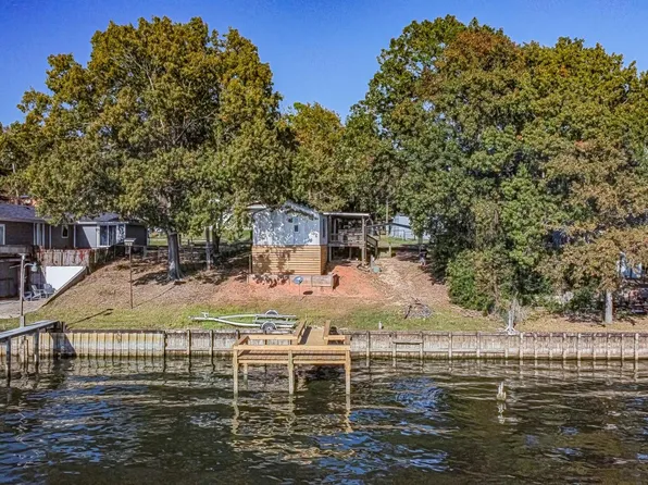 210 Rain Forest Rd, Onalaska, TX 77360