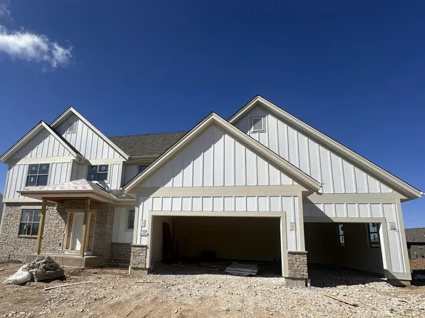 W194N5445 Broadwing CIRCLE, Menomonee Falls, WI 53051