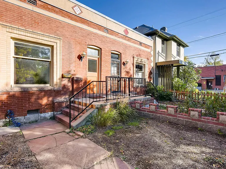 1732 N Clarkson St — Photo 2