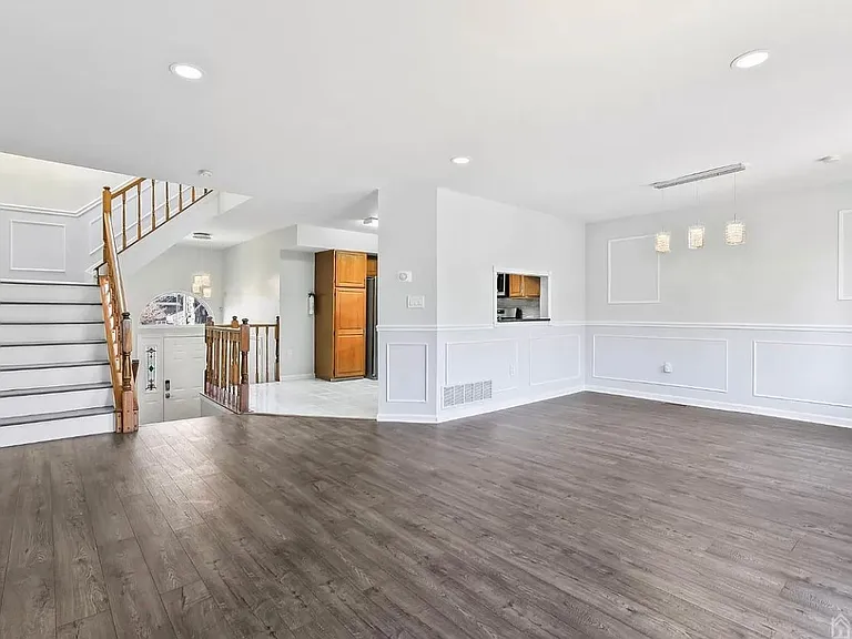 12 Donamar Ln — Photo 5