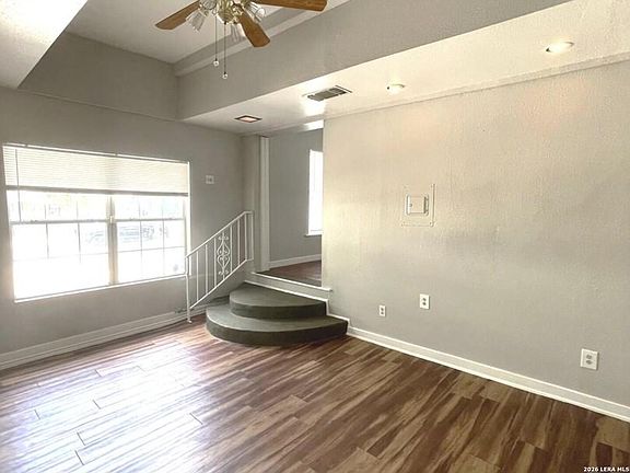 4th image of 604 W Hollywood Avenue