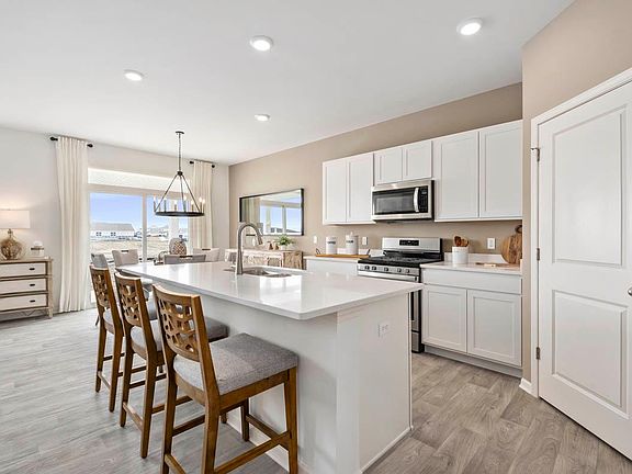 4th image of 10532 Azalea Dr