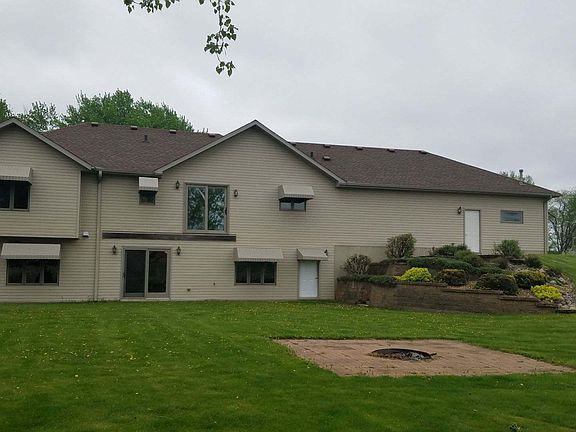 Walk out basement/ BBQ pit