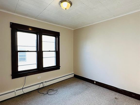 4th image of 1805 Riverview Dr Floor 1