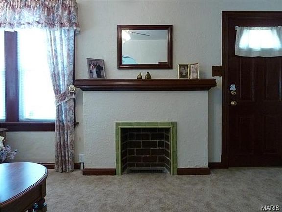 3rd image of 2427 Akins Dr