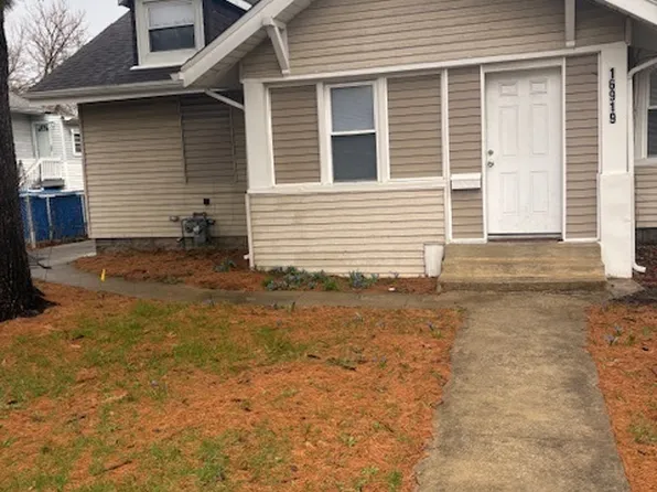 16919 Wood St, Hazel Crest, IL 60429
