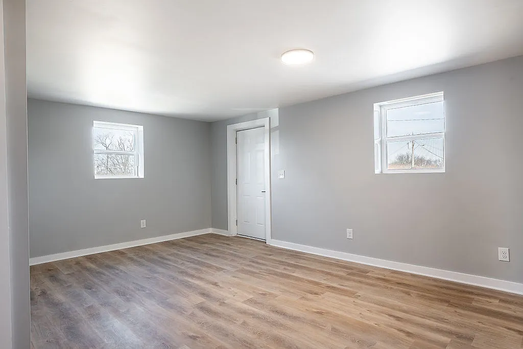 Genesis Apartments 650 — Photo 1