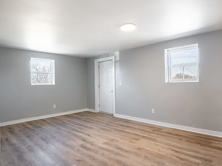 650 4th St NE — Photo 1