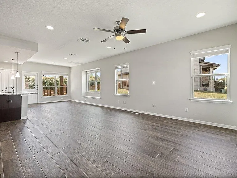 719 Coconut Grv — Photo 4