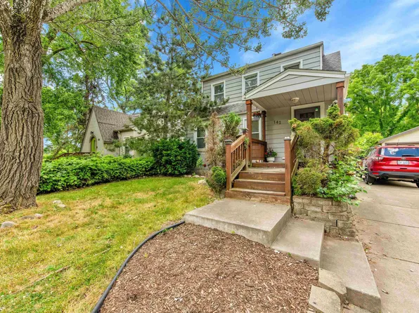 141 Robert Ct, Auburn Hills, MI 48326