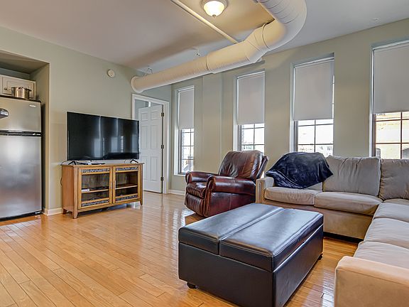 5th image of 212 N Main St #2-27265