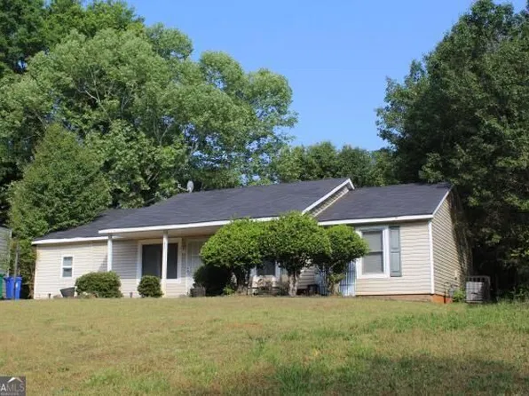 922 Lake Drive Ct, Stone Mountain, GA 30088