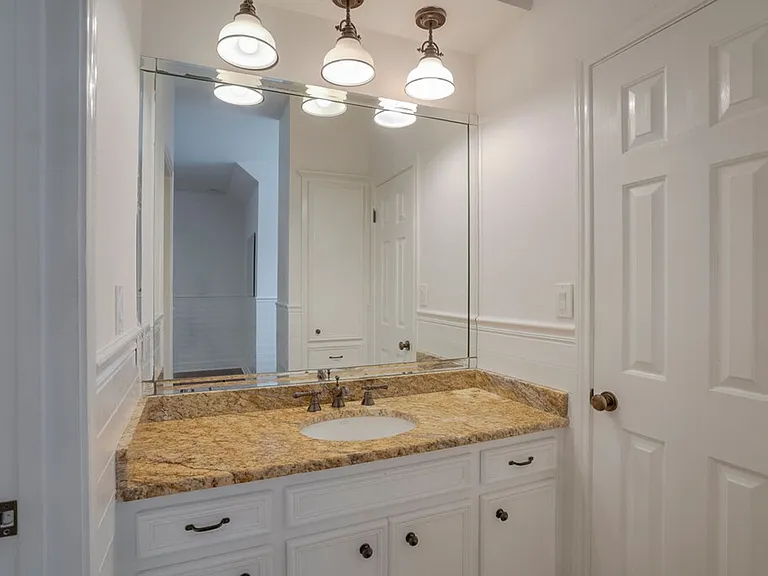 10200 Treasure Island Dr — Photo 12