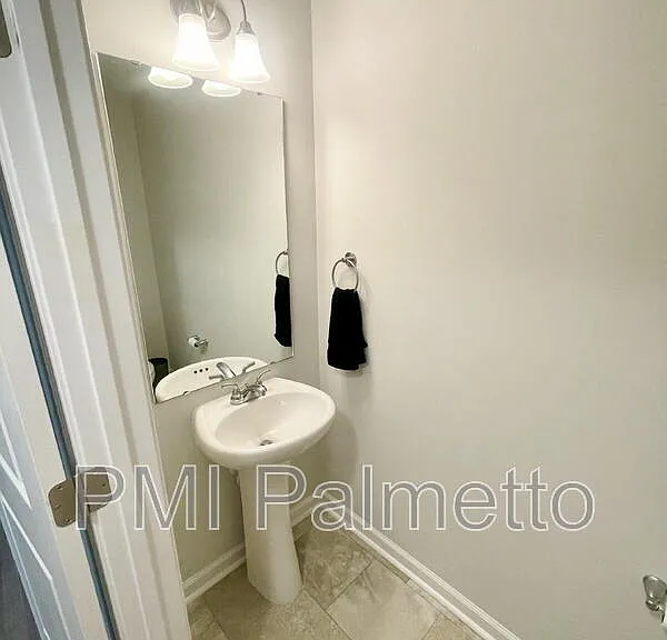 633 Wooster Dr — Photo 6