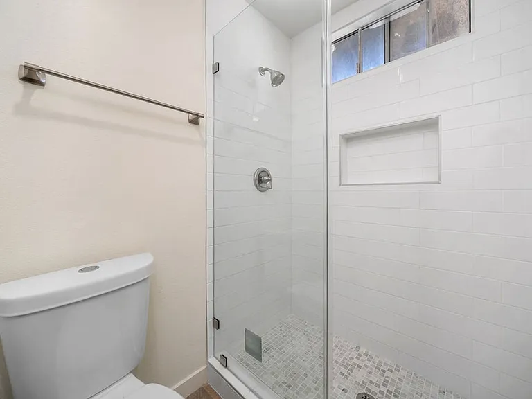 153 N 16th St — Photo 10