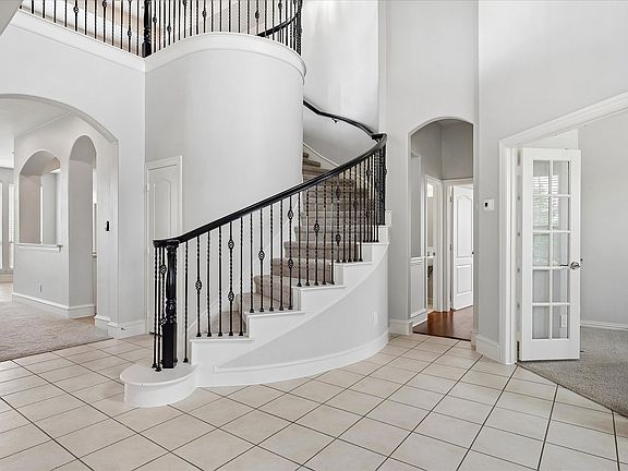 5th image of 1604 Morning Dove Ct