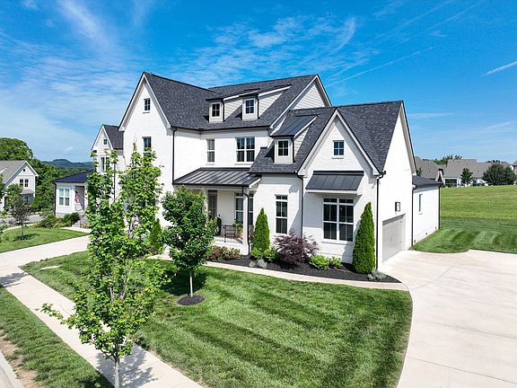 2nd image of 1015 Wetzel Dr