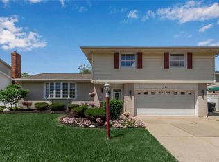 241 Fareway Ln, Grand Island, NY 14072
