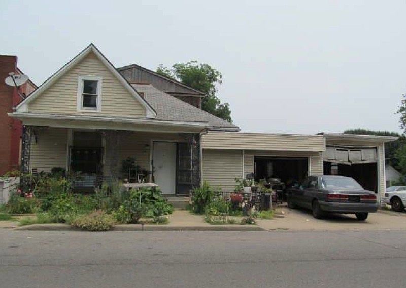 1st image of 218 William St