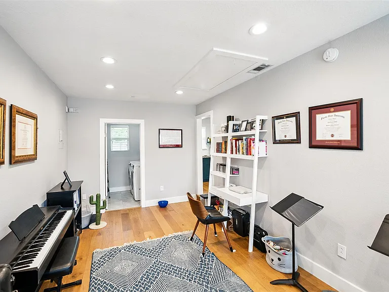6501 Hickman Ave — Photo 21