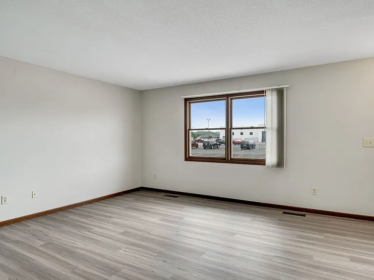 1225-1233 Branding Iron Rd — Photo 3