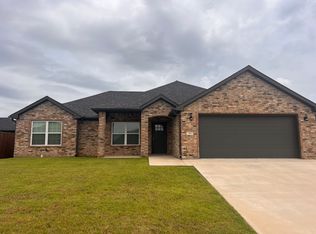111 Midway Mdws, Pottsboro, TX 75076