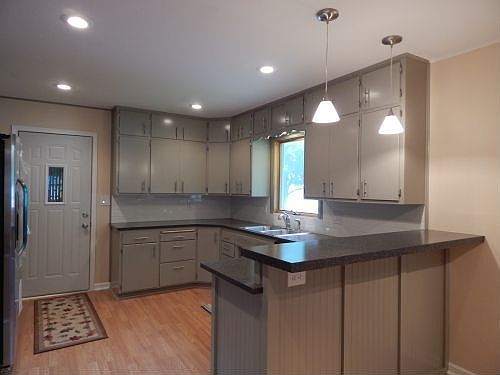 BREAKFAST BAR