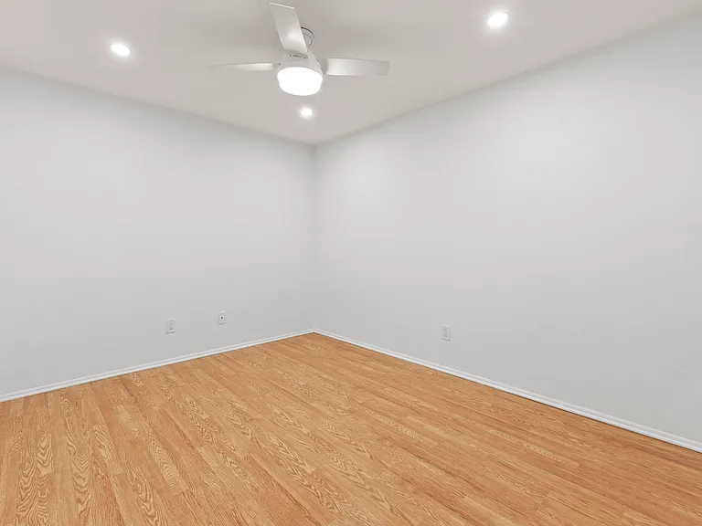 1431 SE Berwick Ct — Photo 13